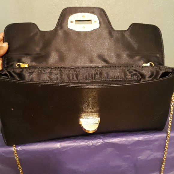 Urban Expressions ..(Purse - Picture 4 of 6